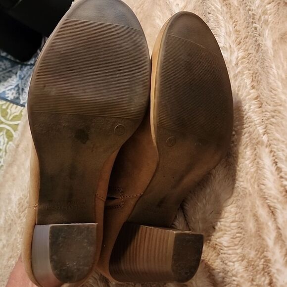 Old Navy Boots Womens 10 Ankle Booties Block Heels Comfort Brown Suede Side Zip. - Picture 2 of 5